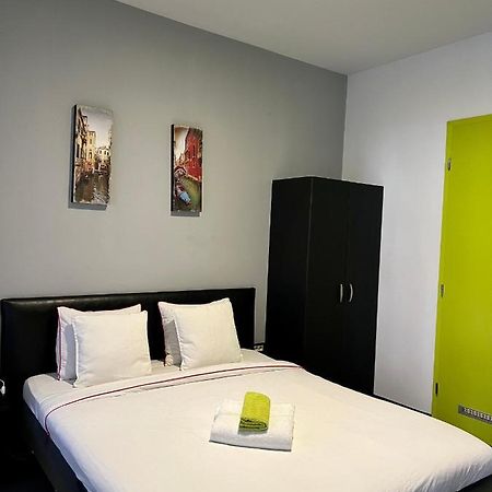 Himalayan Hostel Zagabria Esterno foto